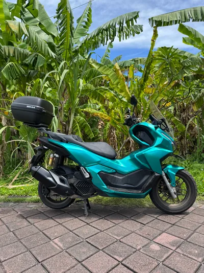 Honda ADV فيروزي + Box