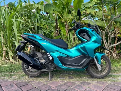 Honda ADV فيروزي