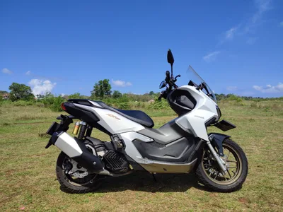 Honda ADV أبيض