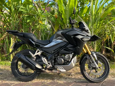 Honda CB150X أسود