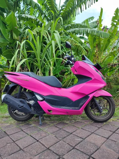 Honda PCX Dark Pink (ABS)