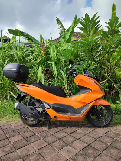 Honda PCX برتقالي + Box