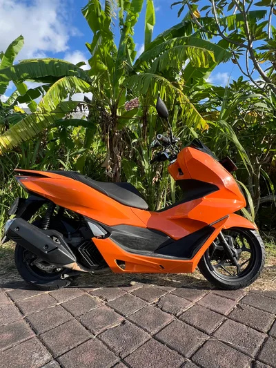 Honda PCX برتقالي