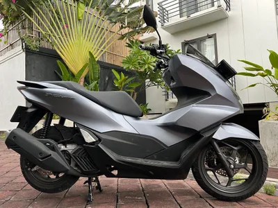 Honda PCX فضي