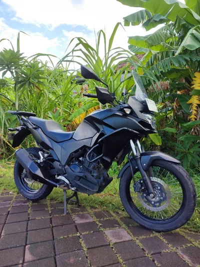 Kawasaki Versys أسود − No boxes