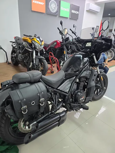 Keeway Road Falcon 250 أسود
