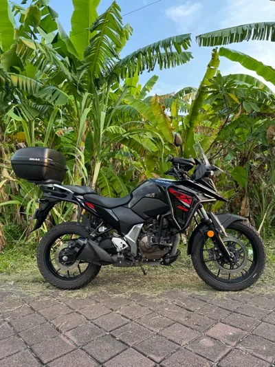 Suzuki V-Strom 250 أسود + Crashbar