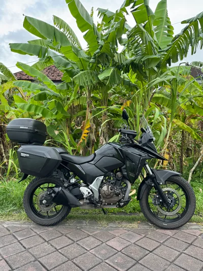 Suzuki V-Strom 250 أسود كامل + All boxes
