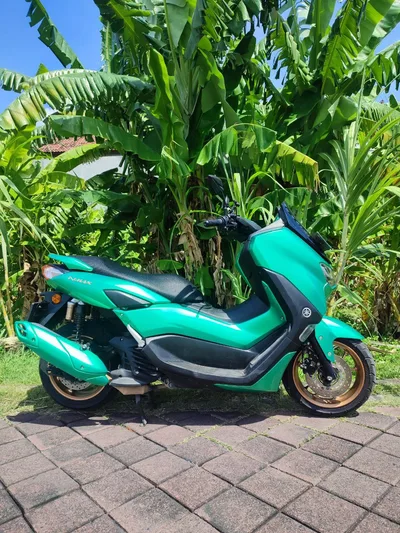 Yamaha Nmax أخضر