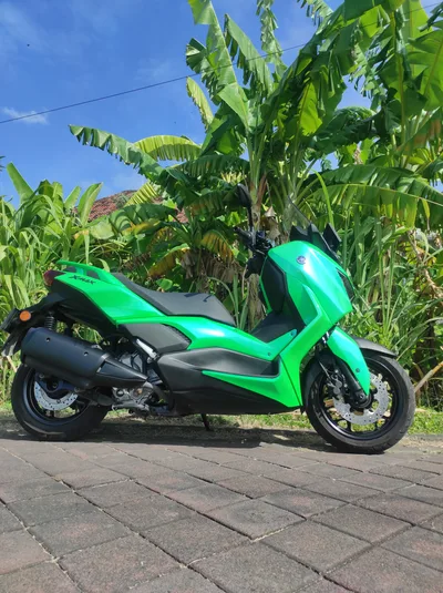 Yamaha Xmax أخضر-أزرق
