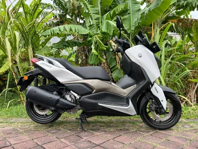 Yamaha Xmax رمادي
