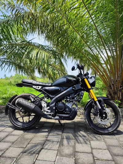 Yamaha XSR Custom Black